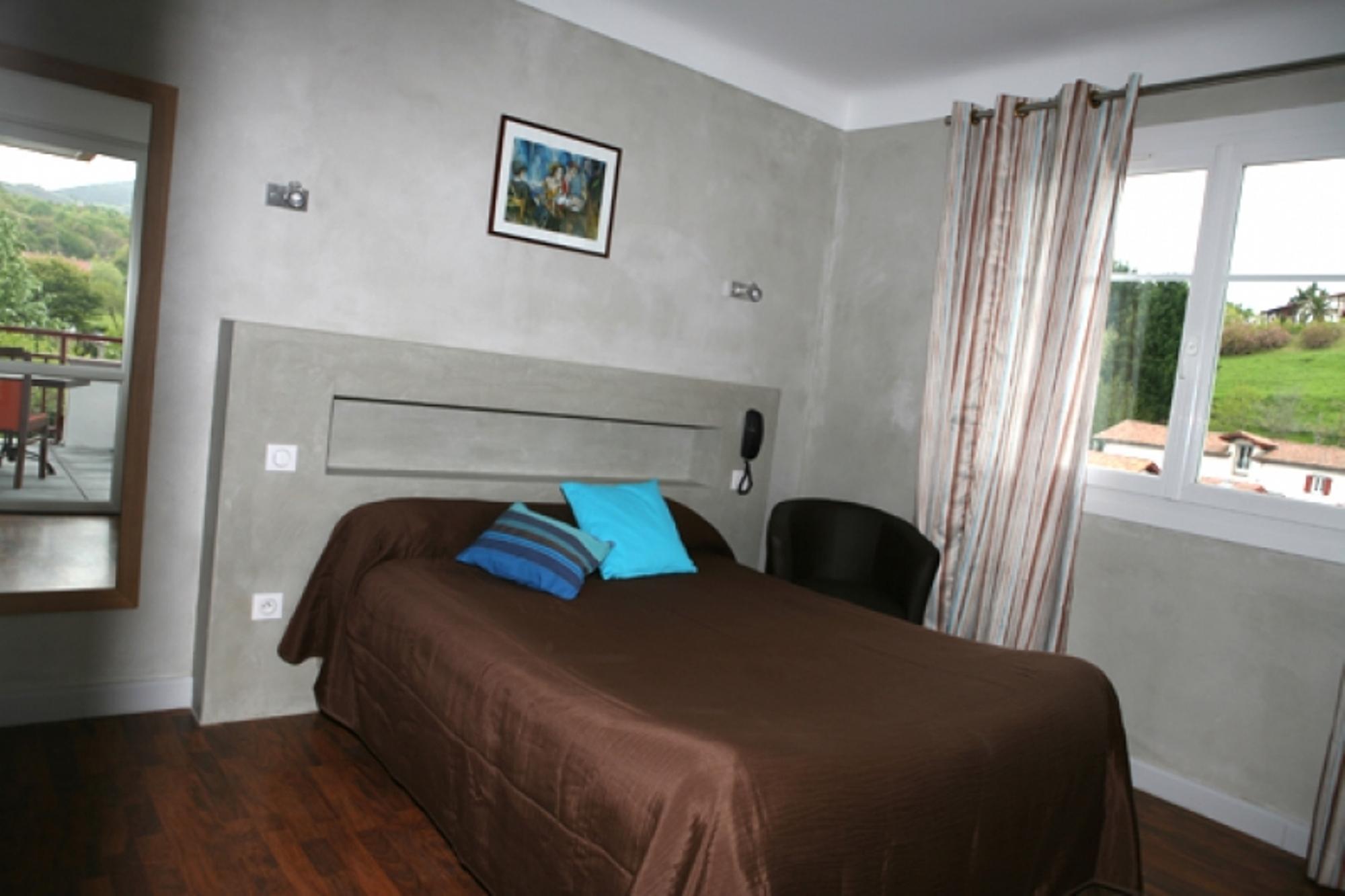 Logis Hotel Ur-Hegian Эноа Экстерьер фото