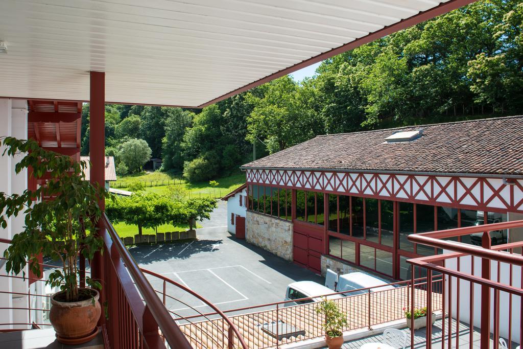 Logis Hotel Ur-Hegian Эноа Экстерьер фото