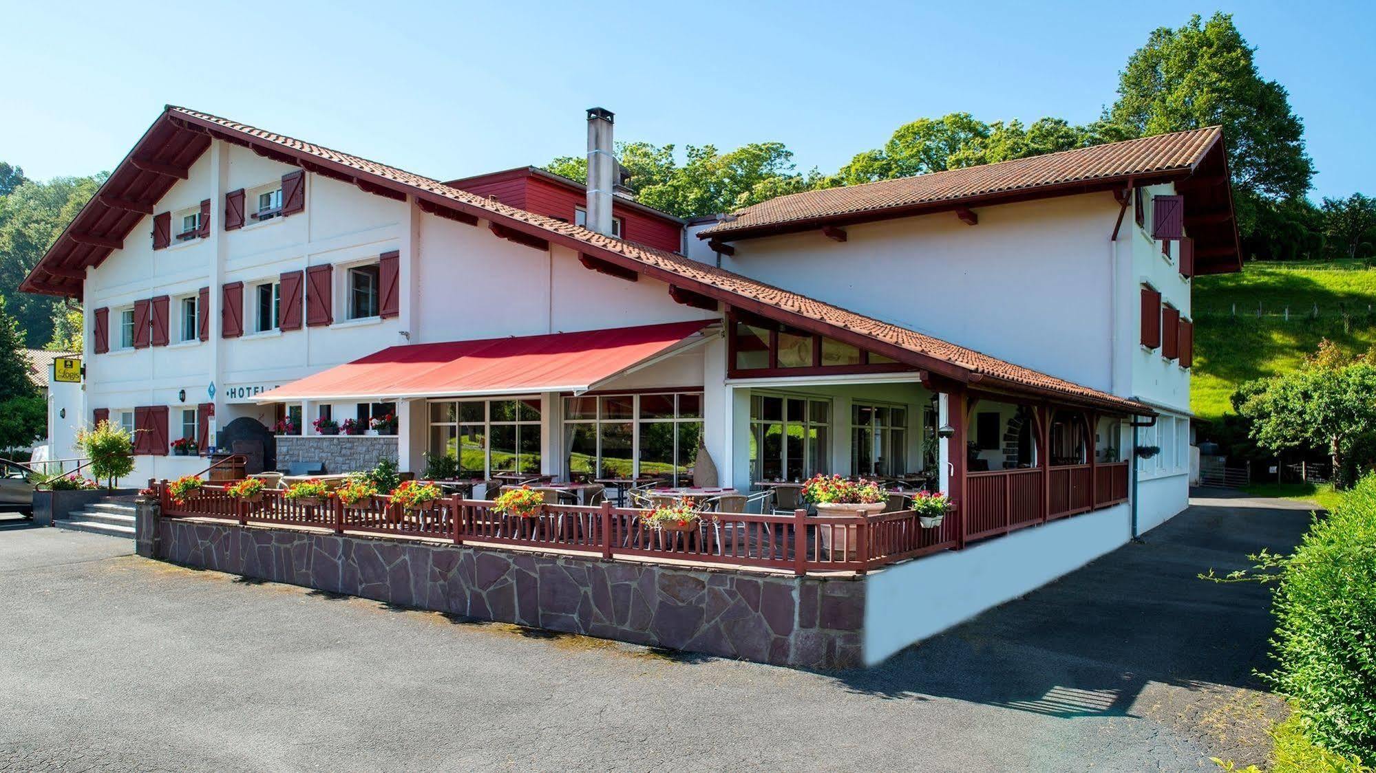 Logis Hotel Ur-Hegian Эноа Экстерьер фото