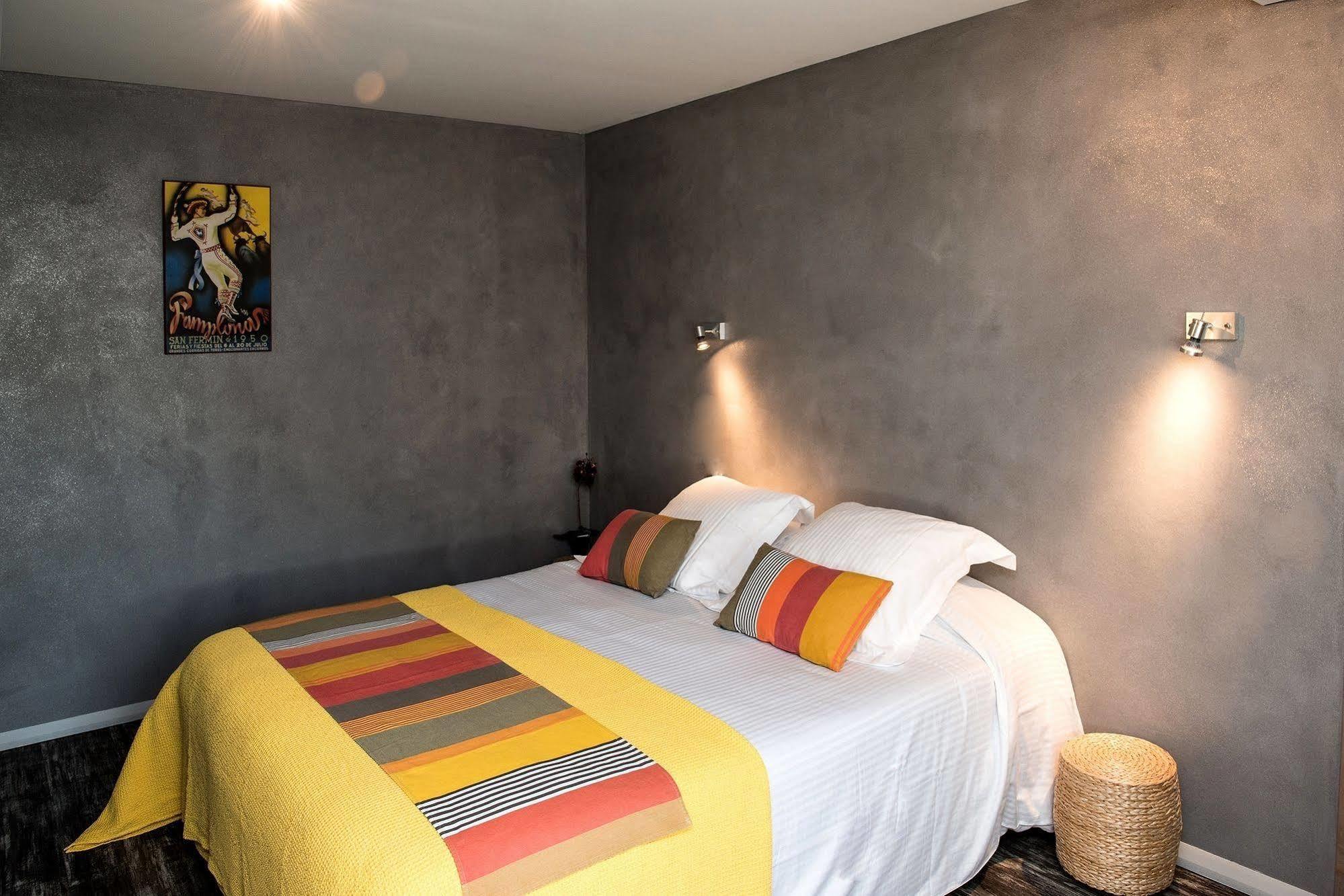 Logis Hotel Ur-Hegian Эноа Экстерьер фото
